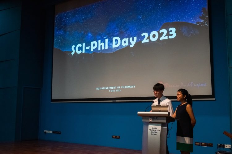 Kicking off SCI-PhI Day with an introduction from our student emcees, Lennon Goh (Class of ‘25) and Nicole Sankar (Class of ‘24). Photos taken by Reuben Yeo (Class of ‘25).